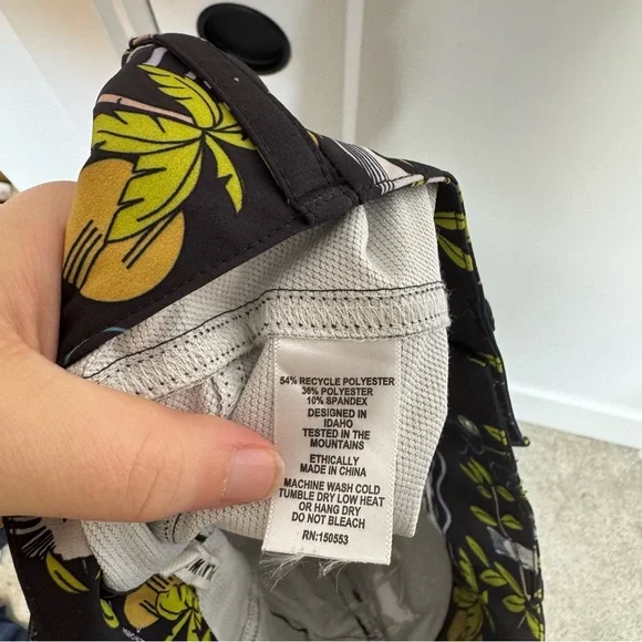 Wild Rye Outdoors Printed Black Mid Rise Sport Bike Shorts Size 0 - Picture 8 of 8